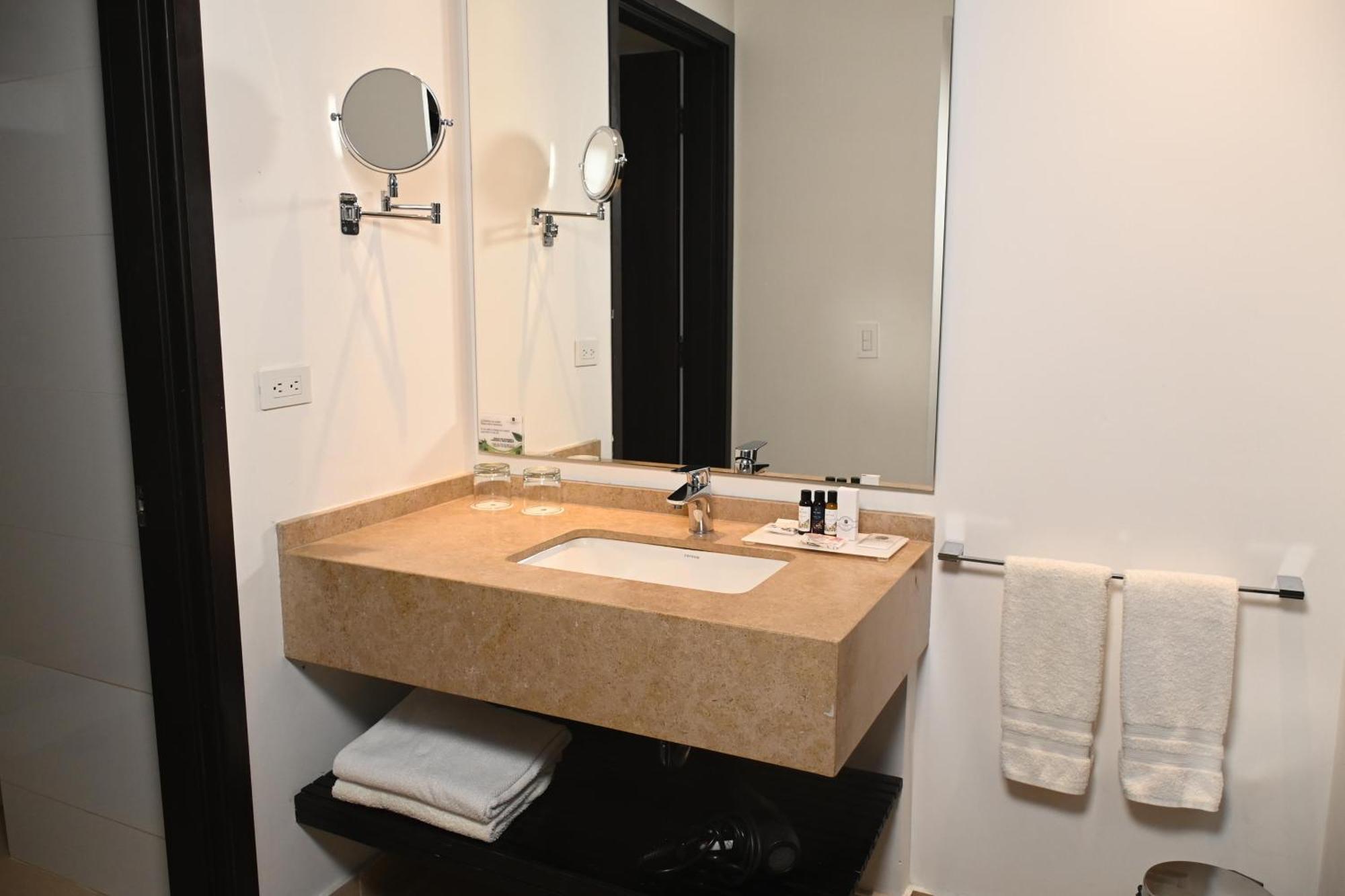 Hotel Morrison Zona Rosa — Foto’s 3